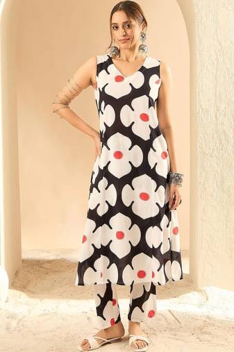Women Floral Printed Regular Pure Cotton Kurta with Trousers