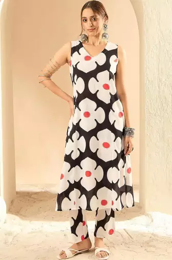Women Floral Printed Regular Pure Cotton Kurta with Trousers