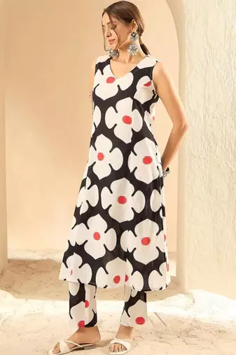 Women Floral Printed Regular Pure Cotton Kurta with Trousers