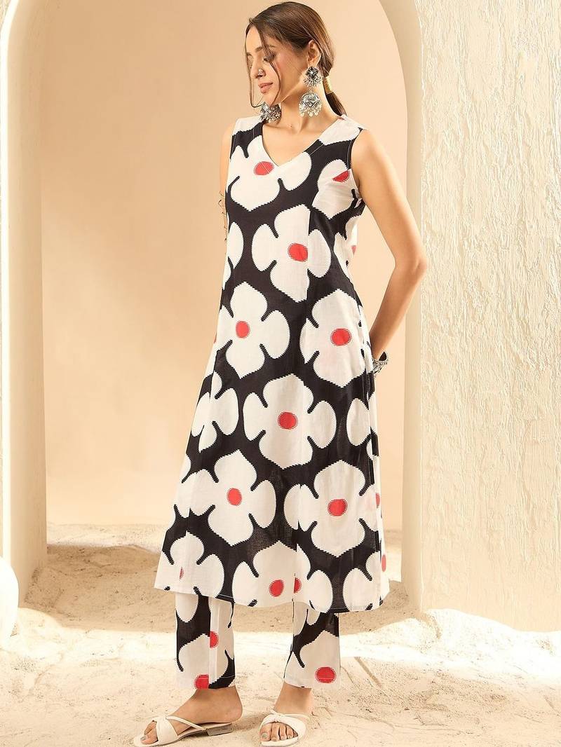 Women Floral Printed Regular Pure Cotton Kurta with Trousers