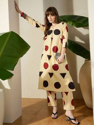 Women Printed Regular Pure Cotton Kurta with Trousers 1