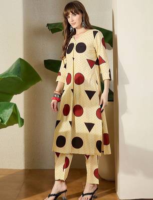 Women Printed Regular Pure Cotton Kurta with Trousers 3