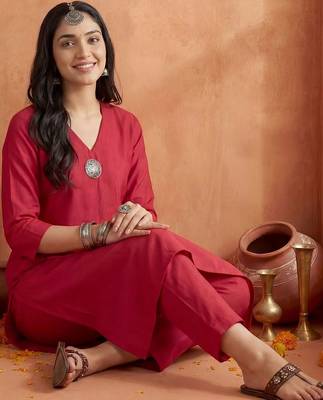 Women Regular Liva Kurta with Trousers 1