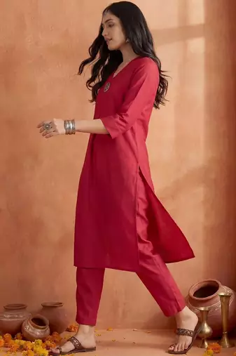 Women Regular Liva Kurta with Trousers