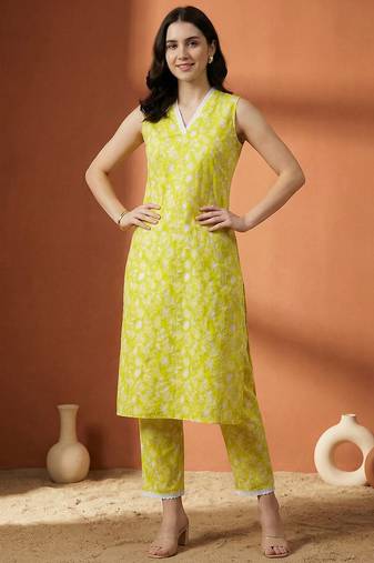 Women Floral Printed Regular Pure Cotton Kurta with Trousers