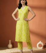 Women Floral Printed Regular Pure Cotton Kurta with Trousers