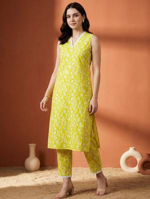 Women Floral Printed Regular Pure Cotton Kurta with Trousers 5