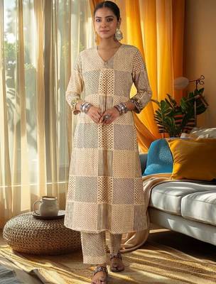Women Printed Regular Pure Cotton Kurta with Trousers 1