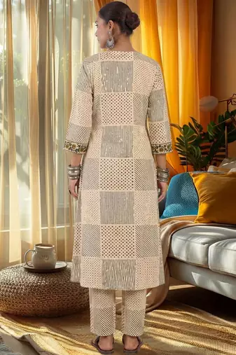Women Printed Regular Pure Cotton Kurta with Trousers