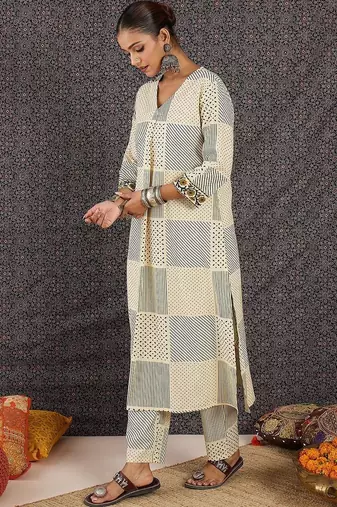 Women Printed Regular Pure Cotton Kurta with Trousers