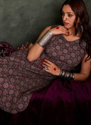 Floral Printed V-Neck Pure Cotton Straight Kurta With Salwar 1