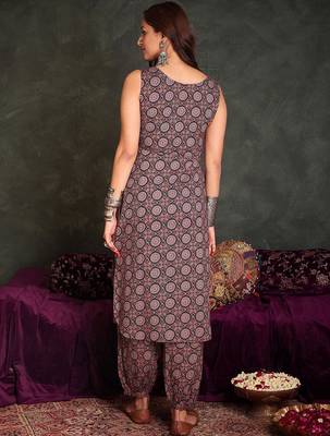 Floral Printed V-Neck Pure Cotton Straight Kurta With Salwar 6
