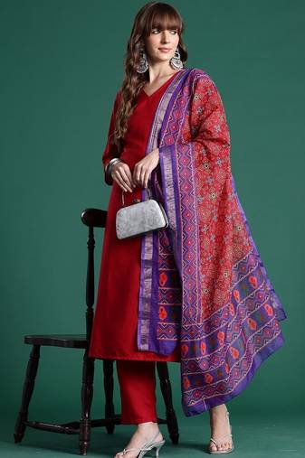 Women Ethnic Motifs Regular Kurta with Trousers & With Dupatta