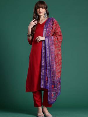 Women Ethnic Motifs Regular Kurta with Trousers & With Dupatta 5