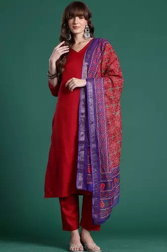 Women Ethnic Motifs Regular Kurta with Trousers & With Dupatta