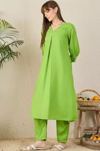 Women Regular Kurta with Trousers