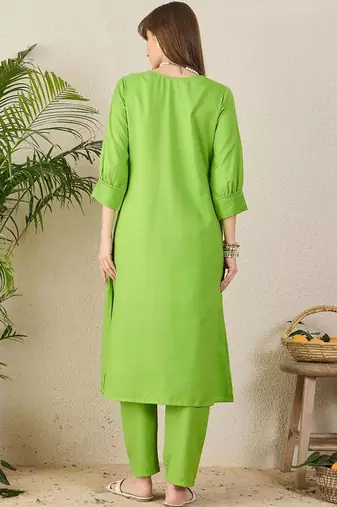 Women Regular Kurta with Trousers
