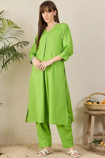 Women Regular Kurta with Trousers