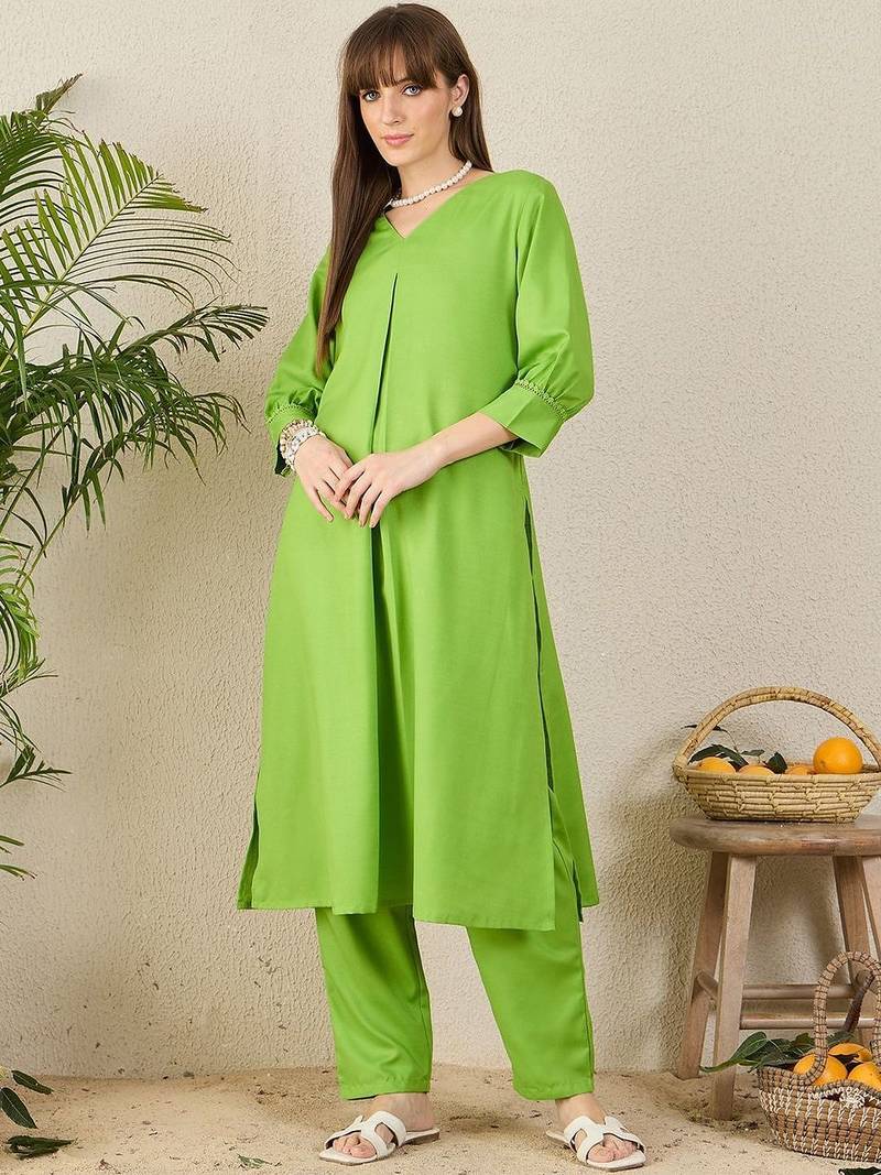Women Regular Kurta with Trousers