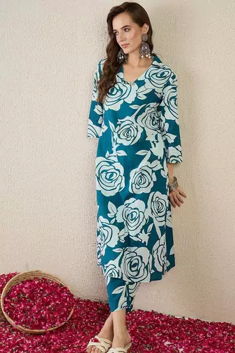 Women Floral Printed Cotton Kurta with Trousers