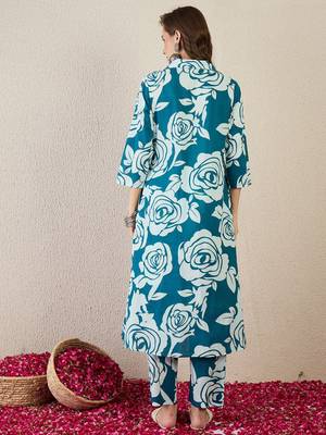 Women Floral Printed Cotton Kurta with Trousers 5