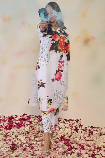 Women Floral Printed Regular Kurta with Trousers