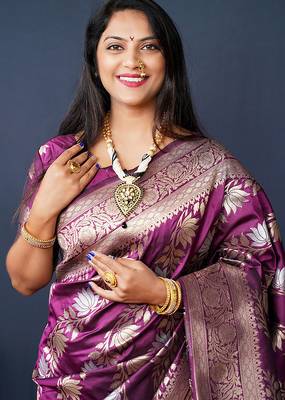 Magenta purple woven banarasi silk blend saree with blouse 4