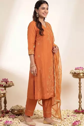 Women Ethnic Motifs Embroidered Regular Thread Work Kurta with Trousers & With Dupatta