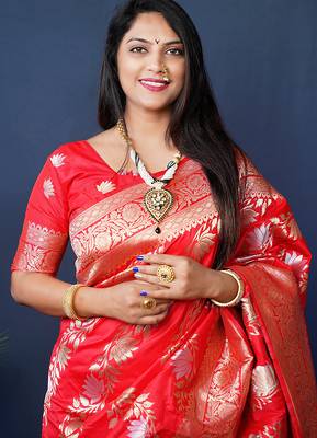 Red woven banarasi silk blend saree with blouse 4