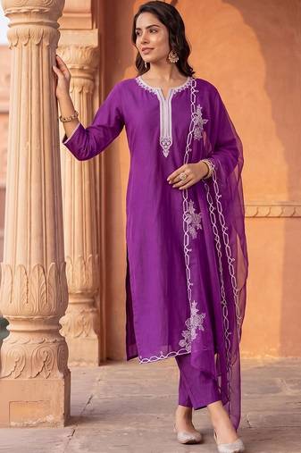 Women Ethnic Motifs Embroidered Regular Thread Work Liva Kurta with Trousers & With Dupatta