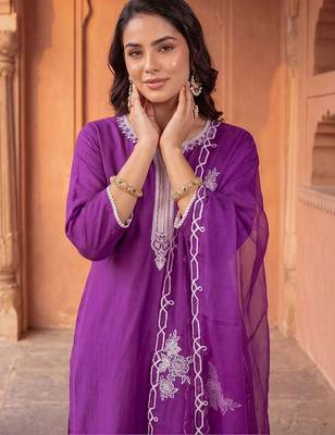 Women Ethnic Motifs Embroidered Regular Thread Work Liva Kurta with Trousers & With Dupatta 2