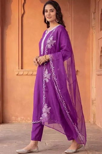 Women Ethnic Motifs Embroidered Regular Thread Work Liva Kurta with Trousers & With Dupatta