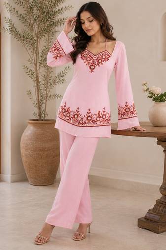 Thread Fendy Satin Fabric Straight Kurta Palazzo Set