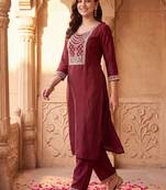 Women Ethnic Motifs Embroidered Regular Thread Work Liva Kurta with Trousers