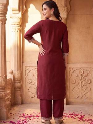 Women Ethnic Motifs Embroidered Regular Thread Work Liva Kurta with Trousers 4