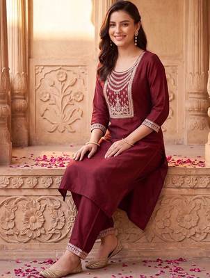 Women Ethnic Motifs Embroidered Regular Thread Work Liva Kurta with Trousers 5