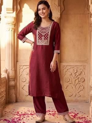Women Ethnic Motifs Embroidered Regular Thread Work Liva Kurta with Trousers 6