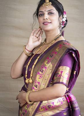 Magenta purple zari woven paithani silk blend saree with blouse 2
