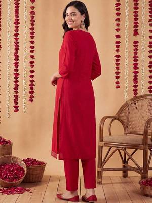 Women Ethnic Motifs Embroidered Regular Thread Work Kurta with Trousers 4