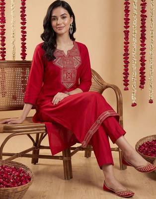 Women Ethnic Motifs Embroidered Regular Thread Work Kurta with Trousers 5
