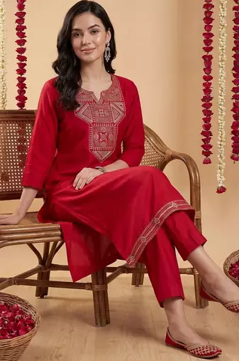 Women Ethnic Motifs Embroidered Regular Thread Work Kurta with Trousers