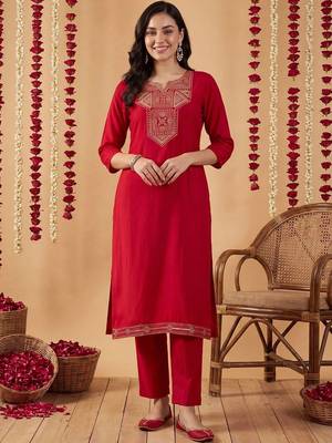 Women Ethnic Motifs Embroidered Regular Thread Work Kurta with Trousers 6