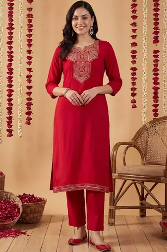 Women Ethnic Motifs Embroidered Regular Thread Work Kurta with Trousers