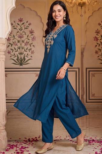 Women Ethnic Motifs Embroidered Regular Thread Work Kurta with Palazzos