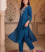 Women Ethnic Motifs Embroidered Regular Thread Work Kurta with Palazzos