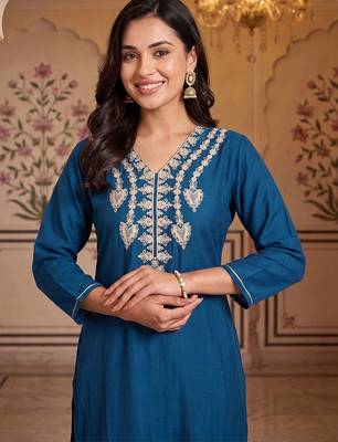 Women Ethnic Motifs Embroidered Regular Thread Work Kurta with Palazzos 2
