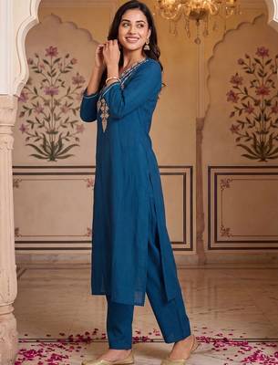 Women Ethnic Motifs Embroidered Regular Thread Work Kurta with Palazzos 3