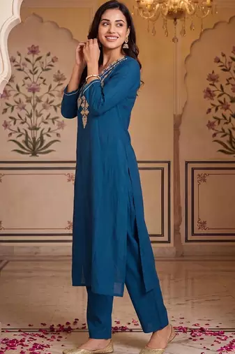 Women Ethnic Motifs Embroidered Regular Thread Work Kurta with Palazzos