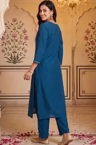 Women Ethnic Motifs Embroidered Regular Thread Work Kurta with Palazzos