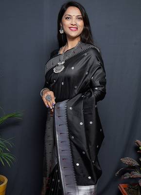 Black paithani silk blend saree with silver zari border 3